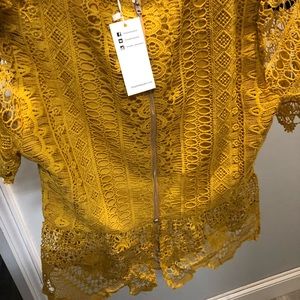 Mustard lace top NWT